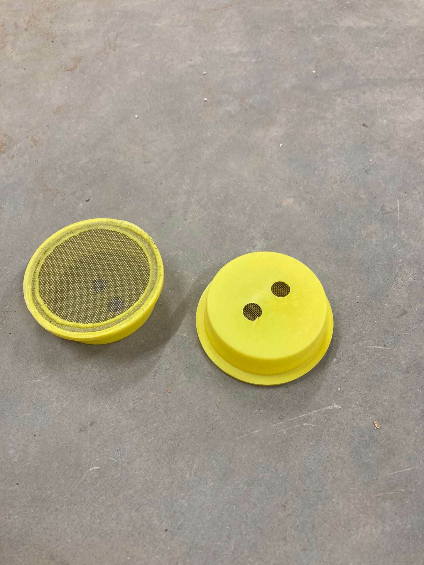 2 Inch Screen Plug for Feeder Pails