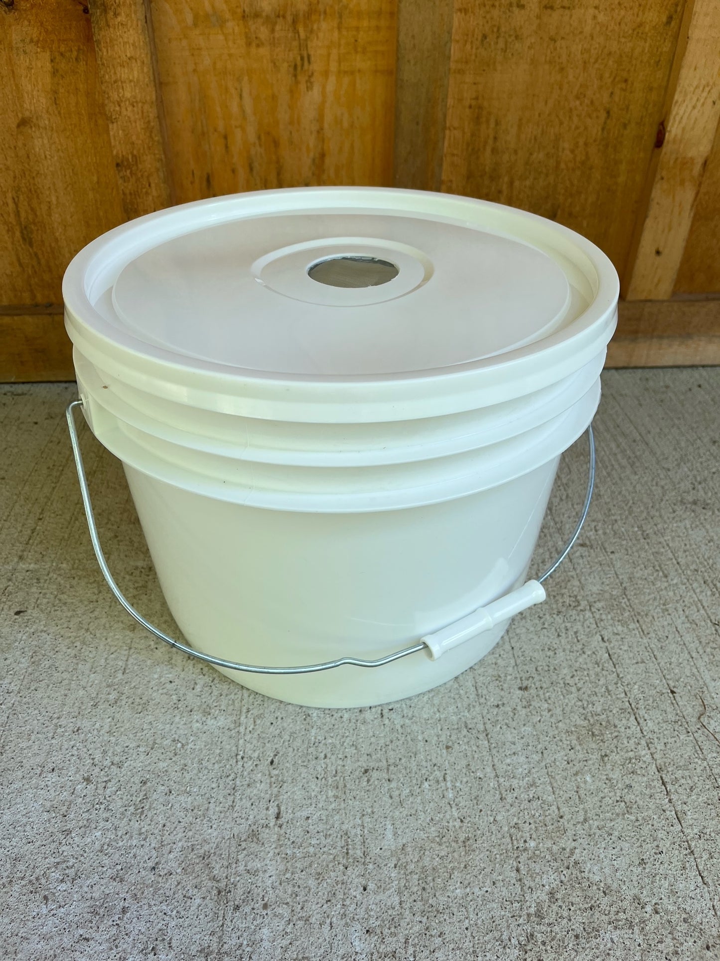 Pail Feeder